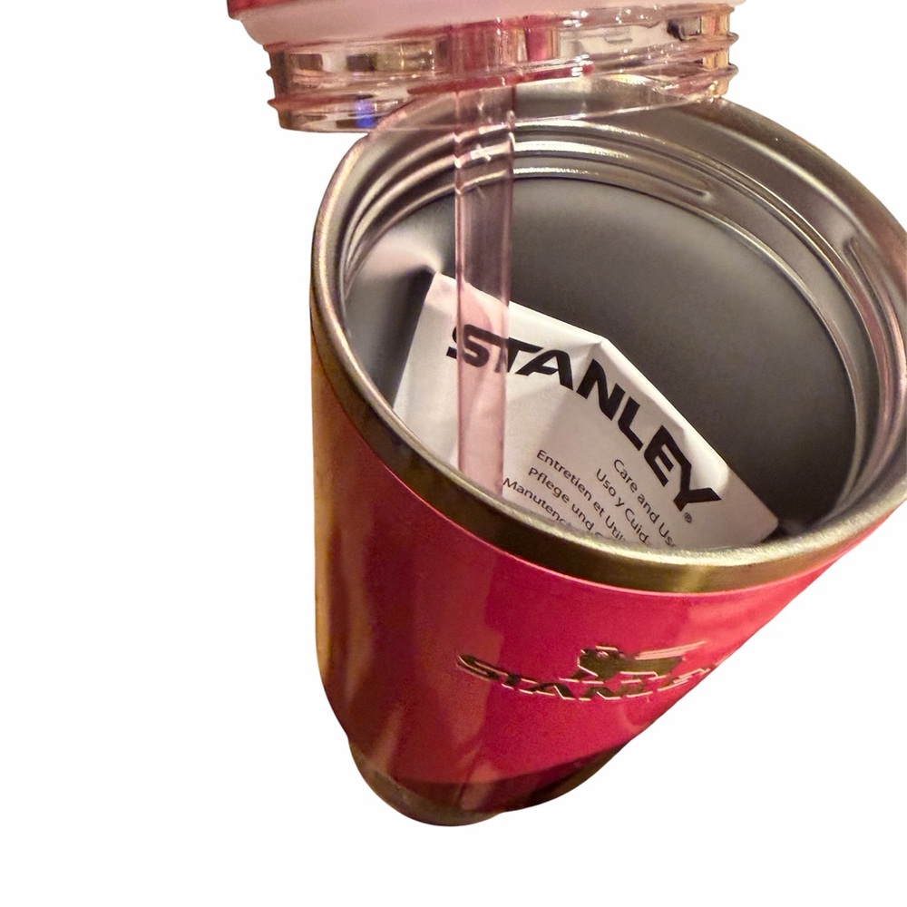 Stanley Pink Quencher H2.0 Tumbler with Handle - Picture 4 of 5
